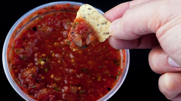 Alerta sanitaria a toda Europa: detectan la presencia de un ingrediente no declarado en el etiquetado de esta famosa marca de salsas